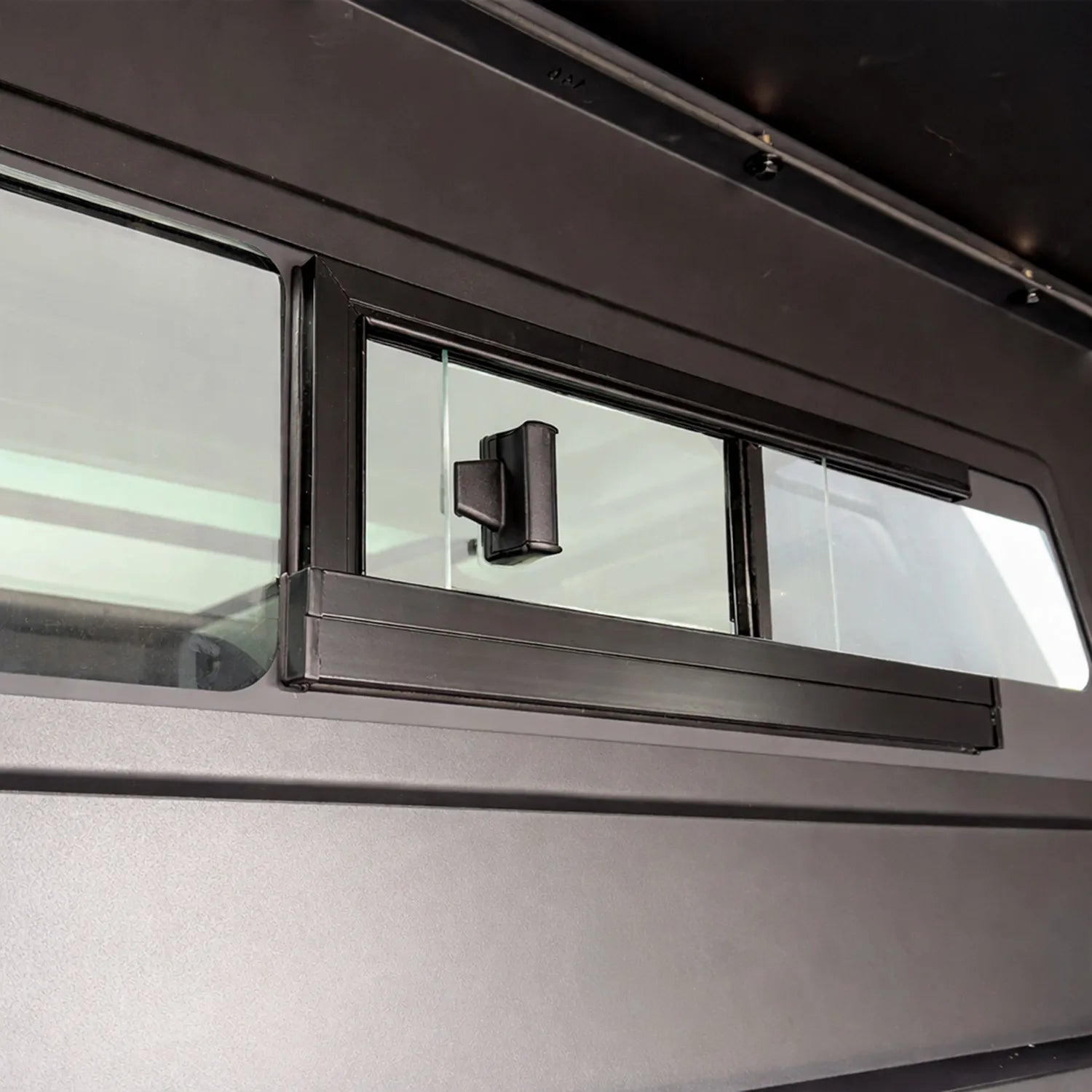 DURA COVER Aluminum Truck Cap for Toyota Tacoma with Sliding Windows - image 4