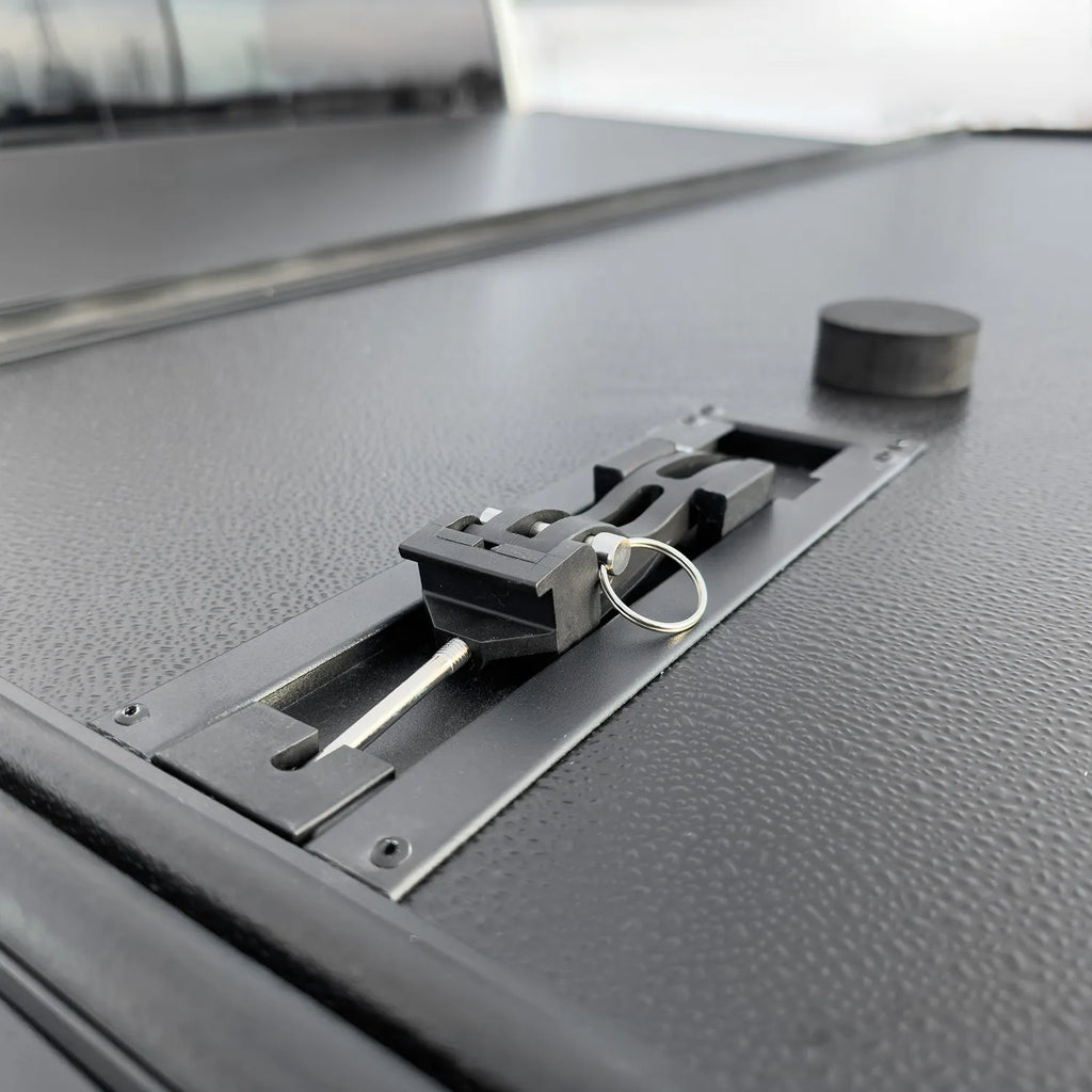 Couvre-benne rigide pliant en trois pour Ford F150